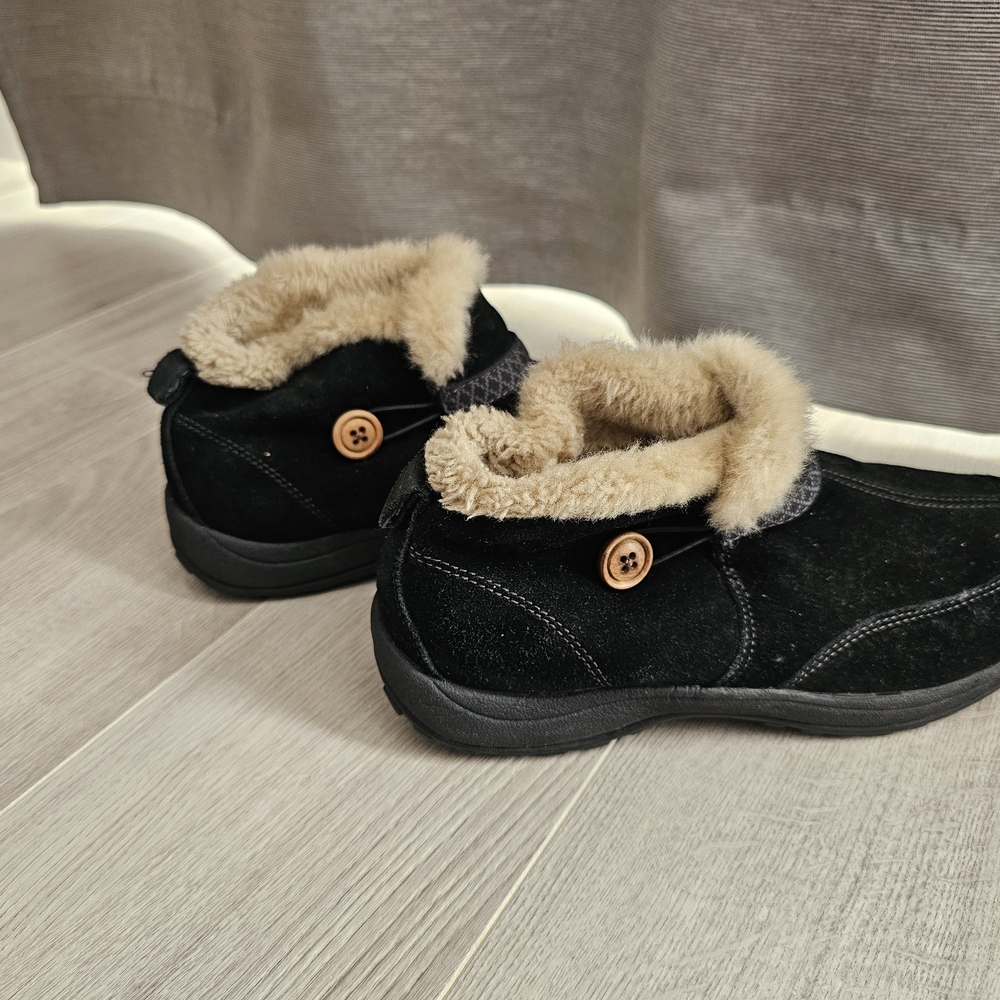 Easy Spirit Black Suede Shoes with Fur Lining